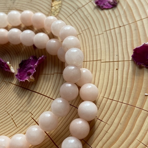 Peach Jade Beaded Bracelet - Picture 2 of 3